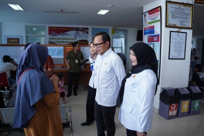 
					Wamendagri Bima Arya Apresiasi Pelayanan Publik di Mal Pelayanan Bandar Lampung