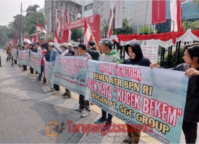 
					Aksi Triga Rakyat Lampung di Jakarta: Tuntut Ukur Ulang HGU SGC dan Usut Dugaan Suap Rp70 Miliar