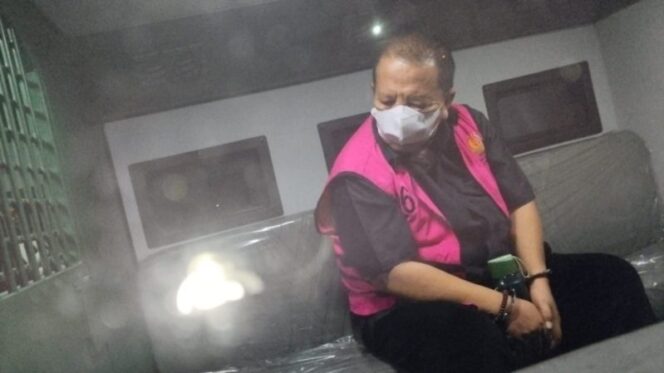 
					Mantan Gubernur Lampung Arinal Djunaidi Diborgol, Resmi Ditahan Kejati: Kasus Korupsi BUMD Meledak ke Publik