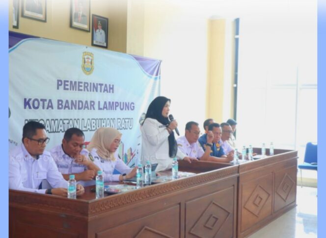 
					Wali Kota Bandar Lampung, Hj. Eva Dwiana Audiensi dengan Developer dan Warga Perumahan Pujangga Alam, Bahas Solusi Penanganan Drainase dan Banjir