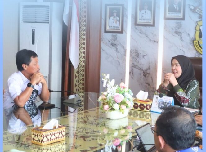 
					Wali Kota Bandar Lampung, Hj. Eva Dwiana Terima Kunjungan Wali Kota Cirebon Effendi Edo, Perkuat Sinergi Antar Daerah