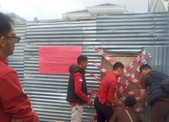 
					Rumah Mewah, Uang Proyek, dan Perubahan SHM: Terungkap, Peran Zainal Fikri dan Nama Nanda Indira”