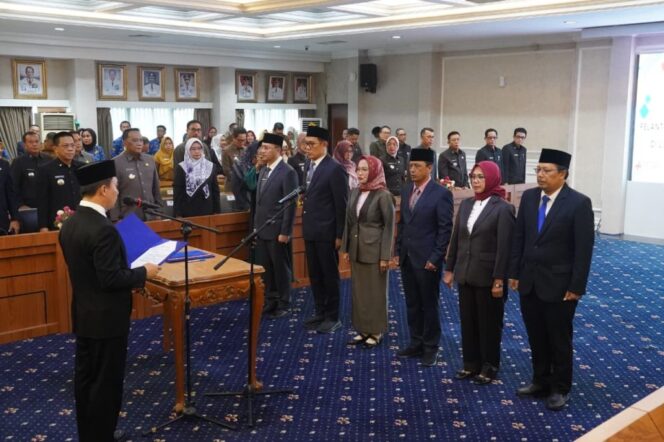 
					Sekda Prov Lantik Enam Pejabat Gubernur Tekankan Integritas dan Pelayanan Publik