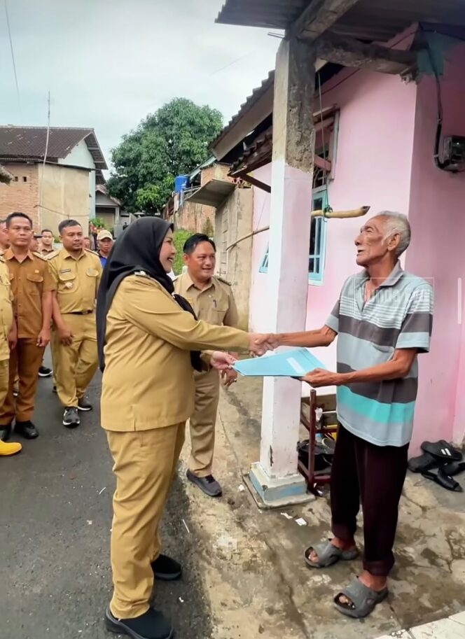 
					Eva Dwiana Gratiskan AJB bagi Warga Campang Raya, Banjir Berkurang Setelah Normalisasi Sungai