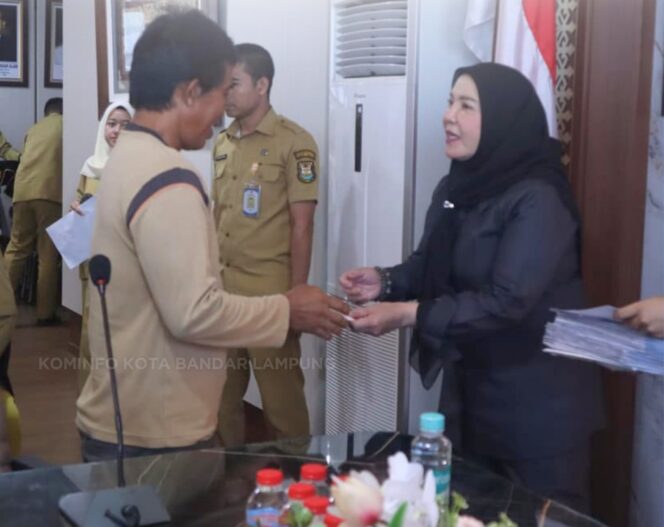 
					Penyerahan Santunan Korban Terdampak Bencana Serta Bantuan Pengobatan dan Kematian