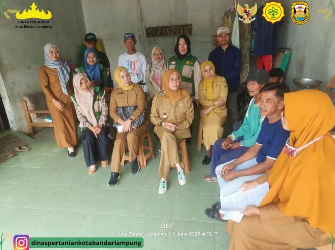 
					Monitoring dan Evaluasi Penyaluran Pupuk Subsidi oleh Kepala Dinas Pertanian di Kelompok Tani Kelurahan Sukabumi