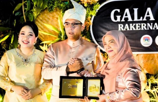 
					Gala Dinner Meriahkan Penutupan Gelar Melayu Serumpun di Rakernas APEKSI XVIII MEDAN