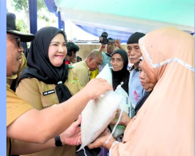 
					Salurkan Bantuan Beras kepada Puluhan Ribu KPM di Kota Bandar Lampung