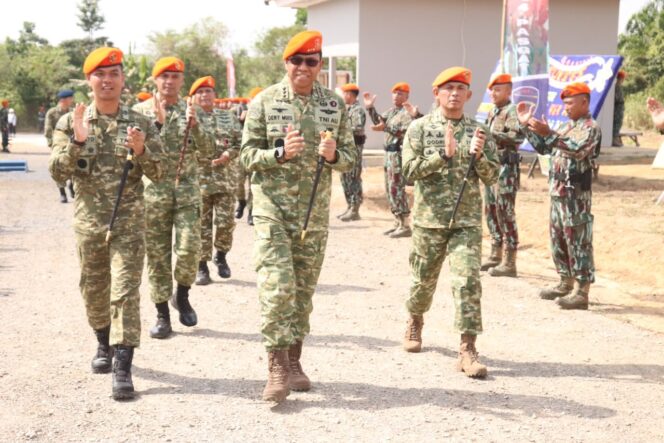 
					Panglima Korpasgat Resmikan Markas Yon Parako 464 Pasgat di Lampung