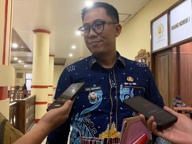
					Cegah Pohon Tumbang, DLH Bandar Lampung Gencar Pangkas Pohon Tua di Jalan Protokol