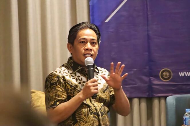 
					JUNIARDI TEGASKAN KEMERDEKAAN PERS: TIM MEDIA GUBERNUR BUKAN PENGUASA WARTAWAN