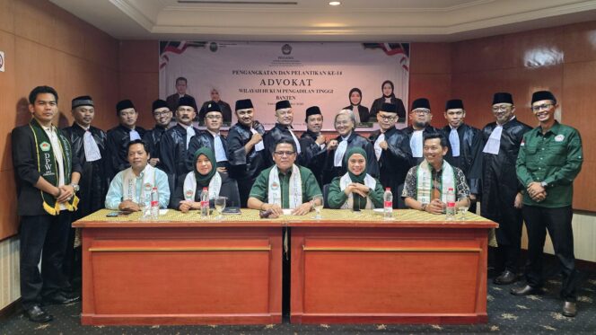 
					12 Advokat Baru PERSADIN Resmi Disumpah di PT Banten, Ketum Oking Tekankan Integritas